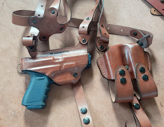 Picture of TAN LEATHER HORIZONTAL SHOULDER HOLSTER FOR GLOCK